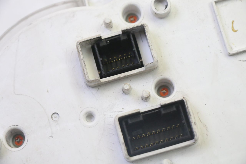 photo de COMPTEUR  PIAGGIO MP3 500 (2011 - 2015) - Détails caractéristiques