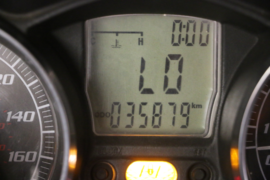 photo de COMPTEUR  PIAGGIO MP3 500 (2011 - 2015) - Gros plan technique