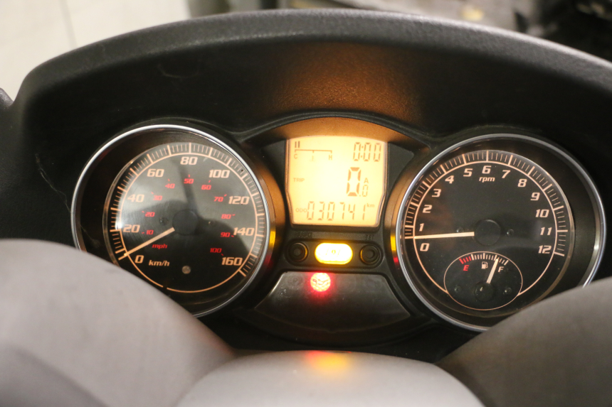 photo de COMPTEUR PIAGGIO MP3 125 (2006 - 2014) - Vue d’ensemble
