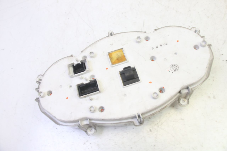 photo de COMPTEUR  PIAGGIO MP3 RL 250 (2006 - 2010) - Pièce contrôlée