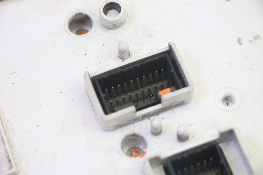 photo de COMPTEUR PIAGGIO MP3 125 (2006 - 2014) - Détails caractéristiques