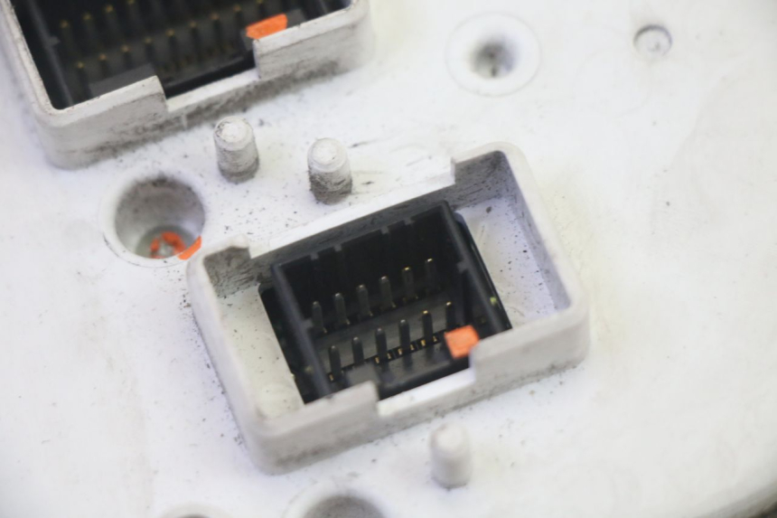 photo de COMPTEUR PIAGGIO MP3 125 (2006 - 2014) - Zoom composants