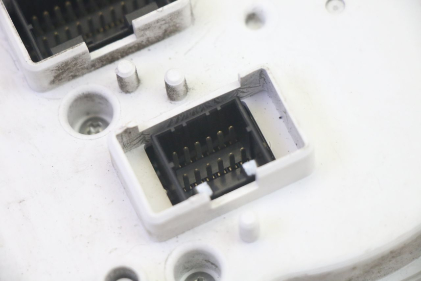 photo de COMPTEUR  PIAGGIO MP3 RL 250 (2006 - 2010) - Détails caractéristiques