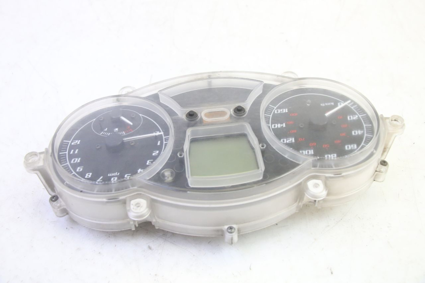 photo de COMPTEUR  PIAGGIO MP3 RL 250 (2006 - 2010) - État de surface