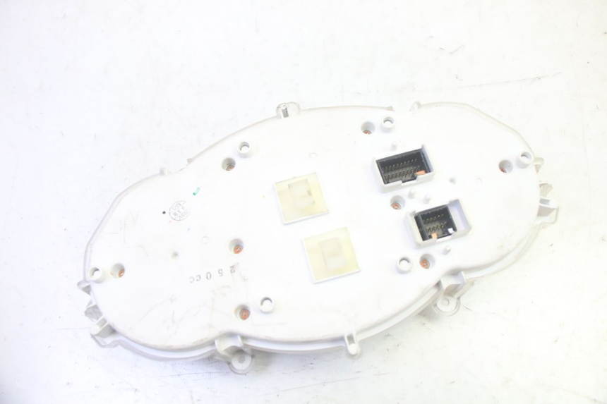 photo de COMPTEUR  PIAGGIO MP3 RL 250 (2006 - 2010) - Vue produit