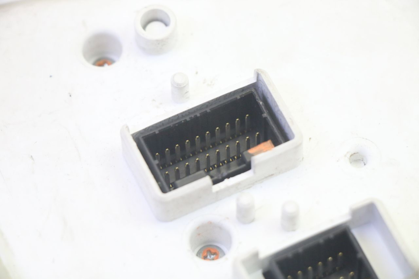 photo de COMPTEUR  PIAGGIO MP3 RL 250 (2006 - 2010) - Détails caractéristiques