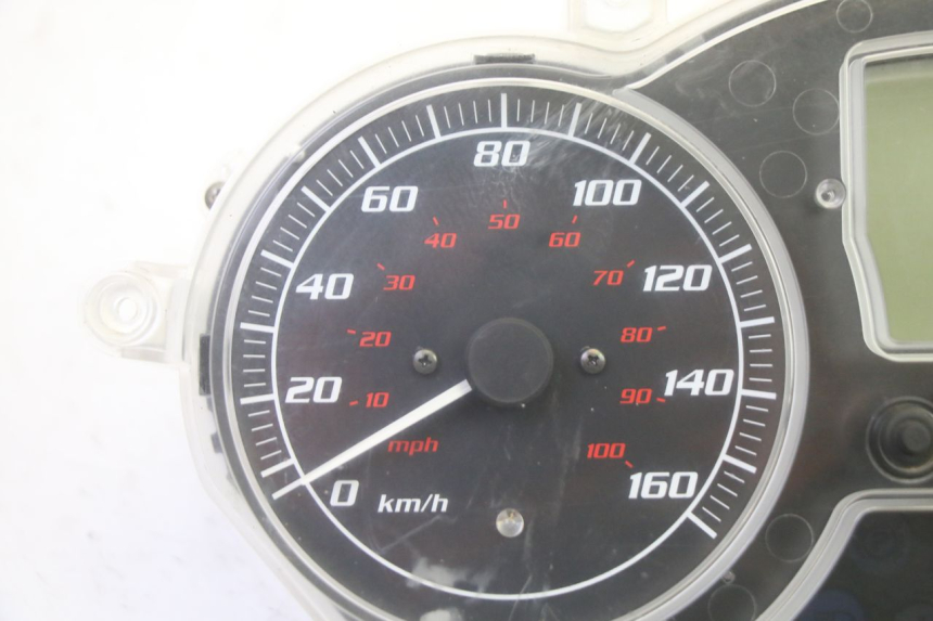photo de COMPTEUR  PIAGGIO MP3 RL 250 (2006 - 2010) - Autre angle de vue