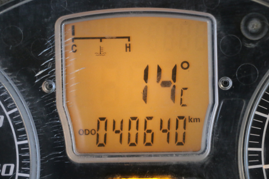 photo de COMPTEUR  PIAGGIO MP3 RL 250 (2006 - 2010) - Gros plan technique