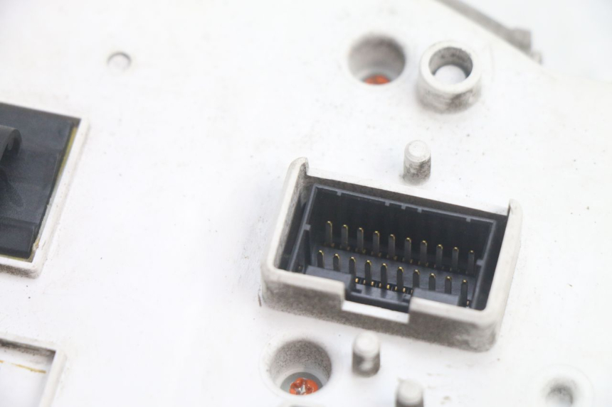 photo de COMPTEUR PIAGGIO MP3 125 (2006 - 2014) - Marquages et références