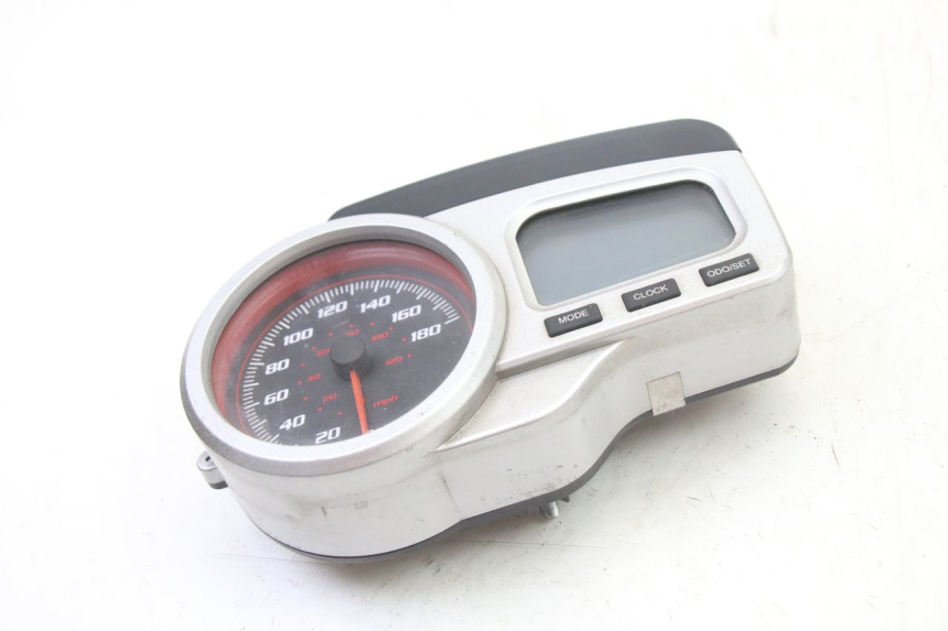 photo de COMPTEUR  GILERA NEXUS 125 (2009 - 2013) - Gros plan technique