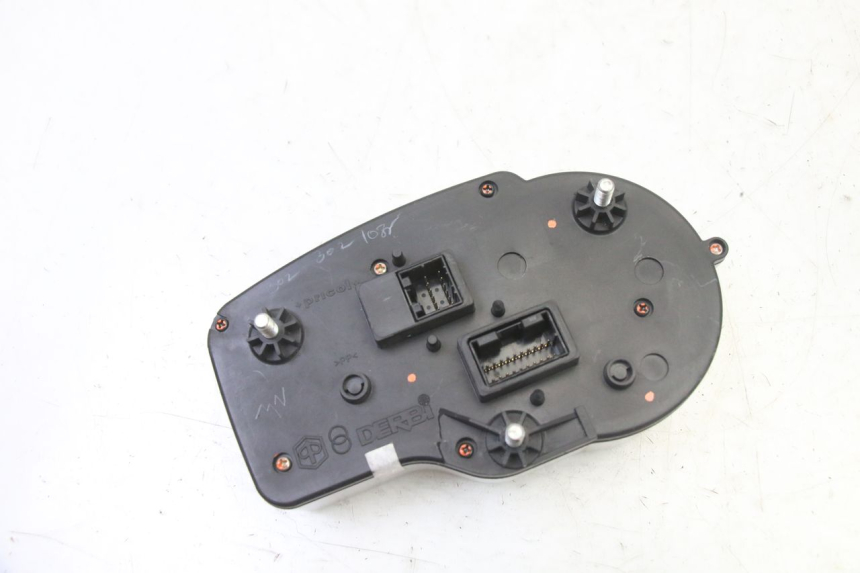 photo de COMPTEUR  GILERA NEXUS 125 (2009 - 2013) - Points de fixation