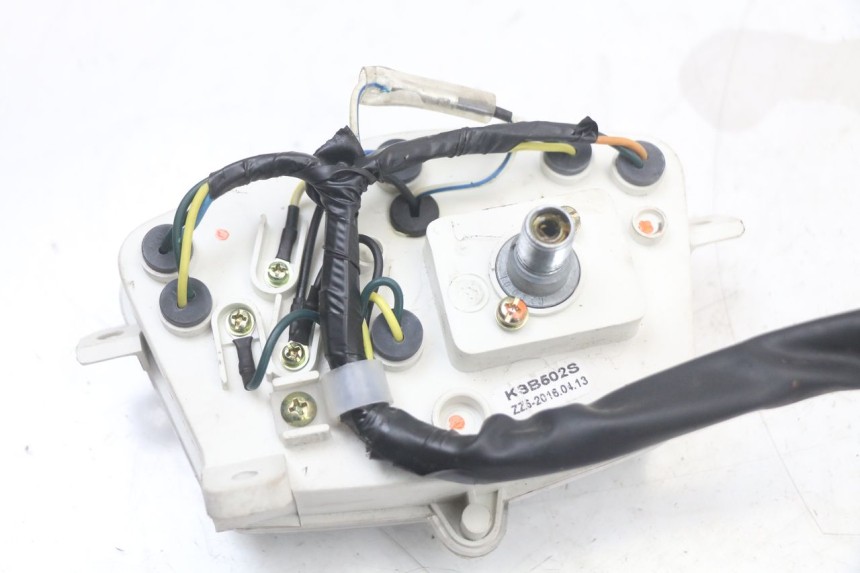 photo de COMPTEUR PEUGEOT KISBEE 2T 50 (2010 - 2017) - État de surface