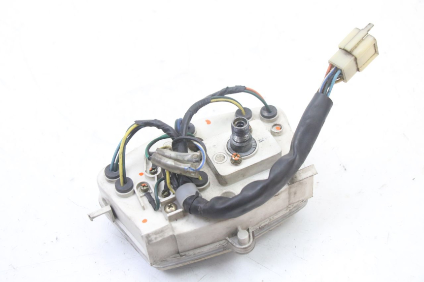 photo de COMPTEUR PEUGEOT KISBEE 2T 50 (2010 - 2017) - Points de fixation