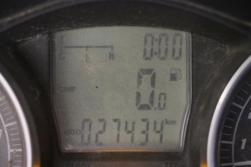 photo de COMPTEUR PIAGGIO MP3 LT 400 (2007 - 2012) - Zoom état d’usage