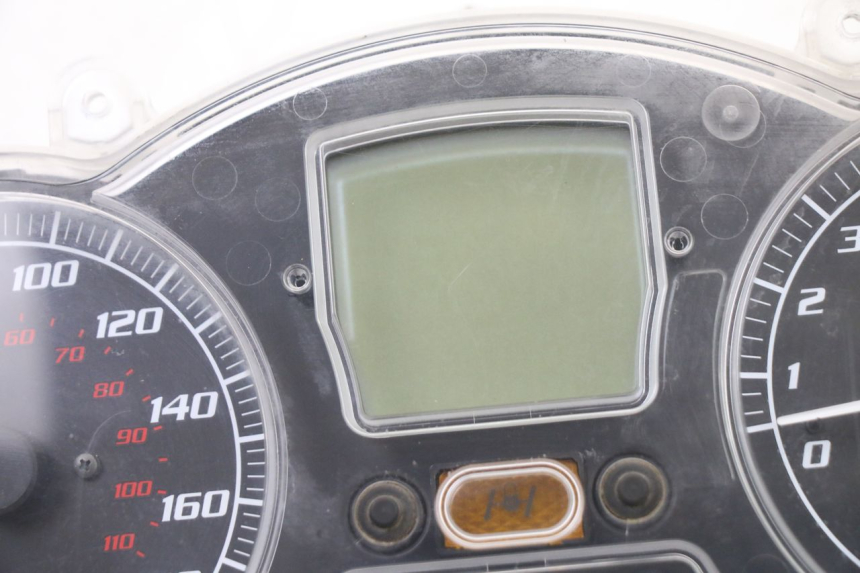 photo de COMPTEUR PIAGGIO MP3 LT 400 (2007 - 2012) - Gros plan technique