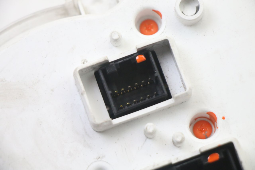 photo de COMPTEUR PIAGGIO MP3 LT 400 (2007 - 2012) - Marquages et références