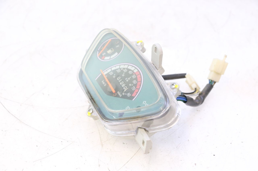 photo de COMPTEUR  VASTRO R-ONE 4T 50 (2014 - 2022) - Points de fixation