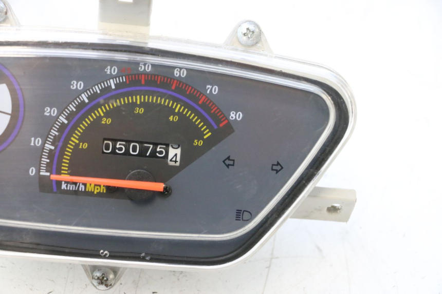photo de COMPTEUR TNT MOTOR ROMA 10' 4T 50 (2007 - 2018) - Points de fixation