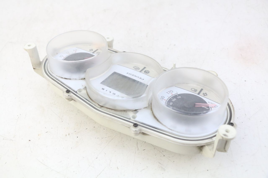 photo de COMPTEUR PEUGEOT SATELIS COMPRESSOR K15 125 (2006 - 2009) - Détail de la pièce