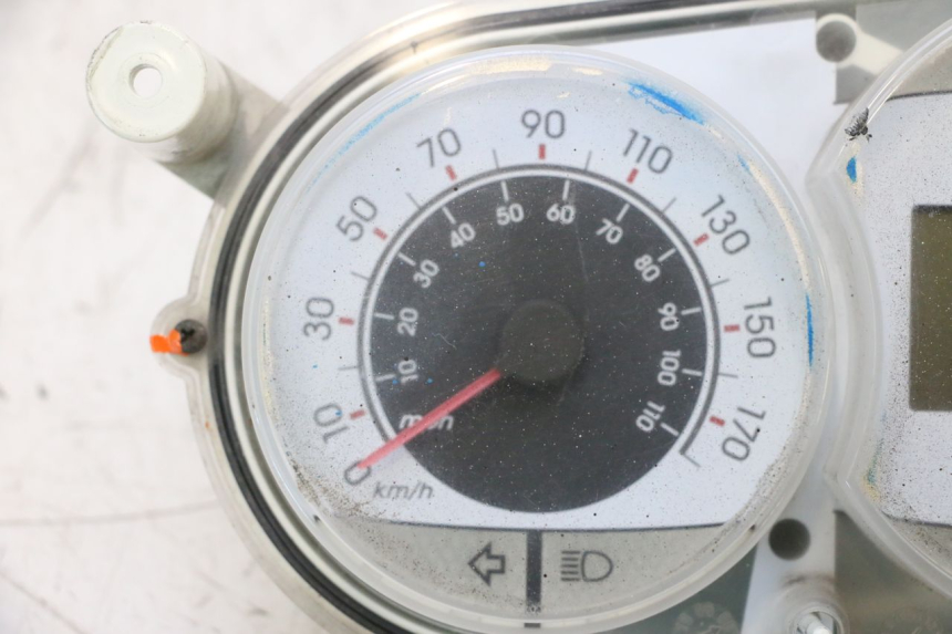 photo de COMPTEUR PEUGEOT SATELIS COMPRESSOR K15 125 (2006 - 2009) - Aperçu profil