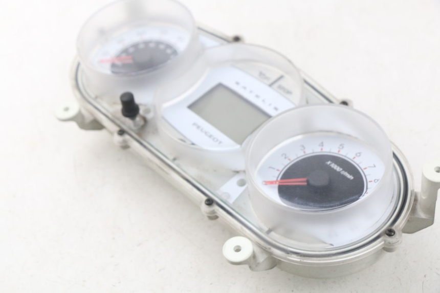 photo de COMPTEUR PEUGEOT SATELIS 125 (2006 - 2009) - Autre angle de vue