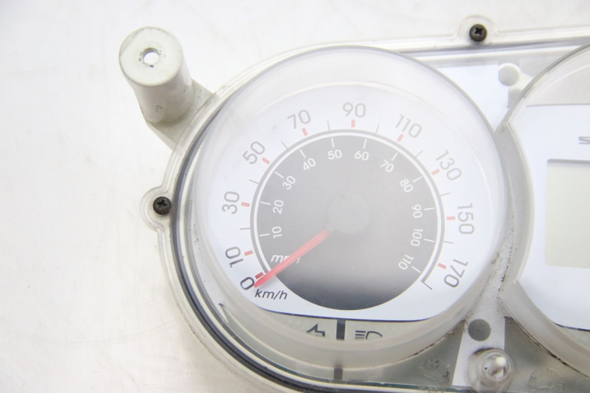 photo de COMPTEUR PEUGEOT SATELIS 125 (2006 - 2009) - Zoom état d’usage