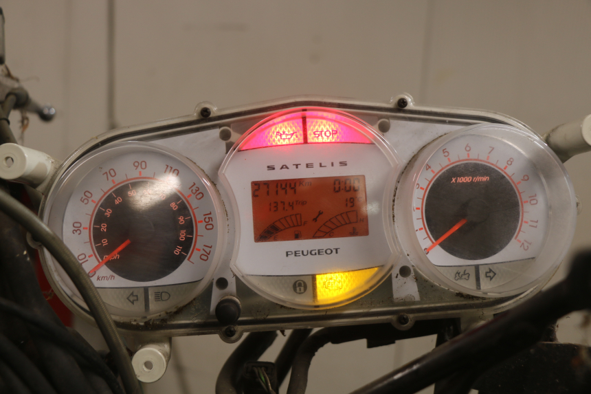 photo de COMPTEUR PEUGEOT SATELIS 125 (2006 - 2009) - Focus structure