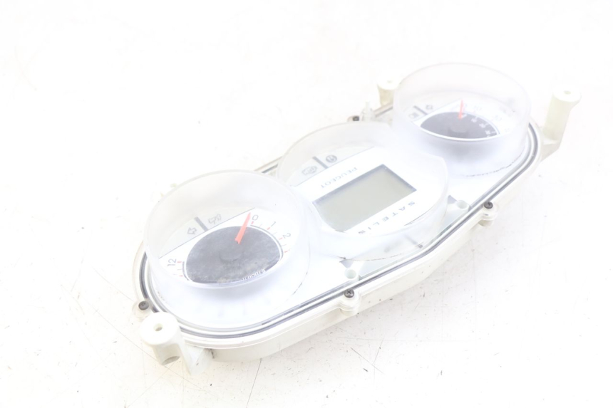 photo de COMPTEUR PEUGEOT SATELIS 125 (2006 - 2009) - Autre angle de vue