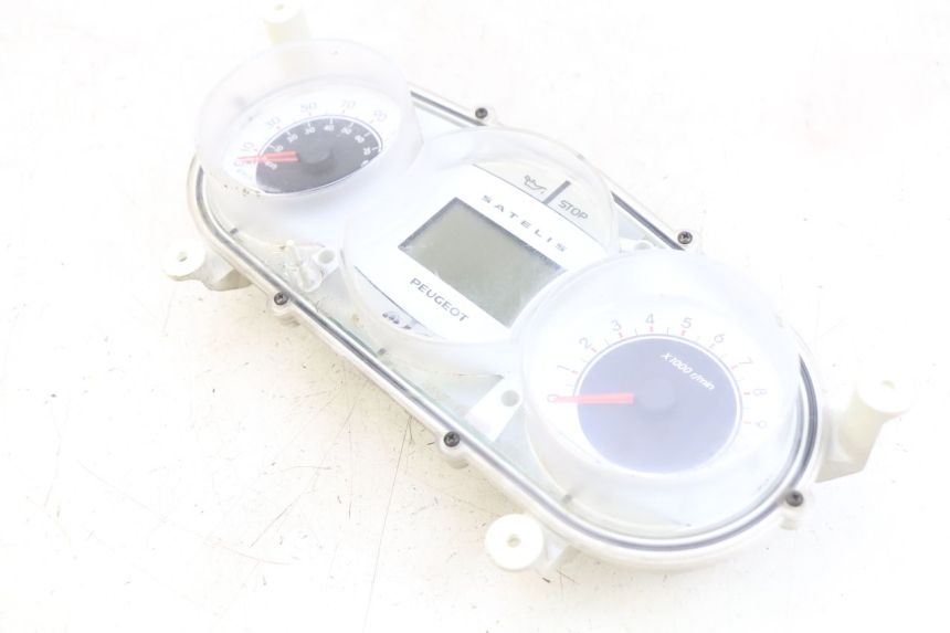 photo de COMPTEUR PEUGEOT SATELIS 125 (2006 - 2009) - Gros plan technique