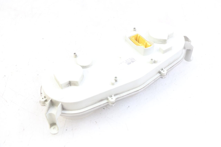 photo de COMPTEUR PEUGEOT SATELIS 125 (2010 - 2012) - Gros plan technique