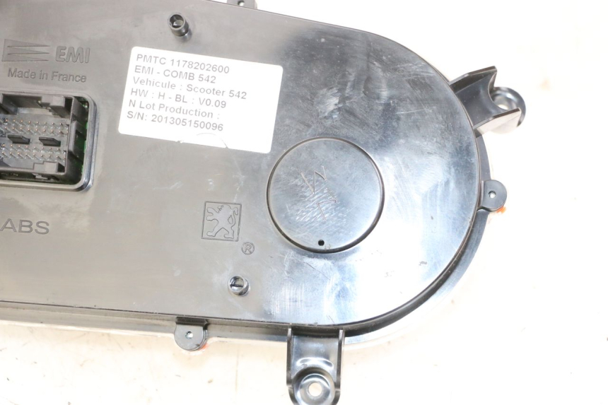 photo de COMPTEUR  PEUGEOT SATELIS 125 (2013 - 2018) - État de surface