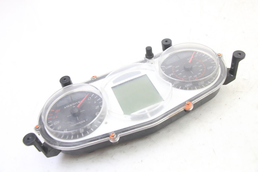 photo de COMPTEUR  PEUGEOT SATELIS 125 (2013 - 2018) - Points de fixation