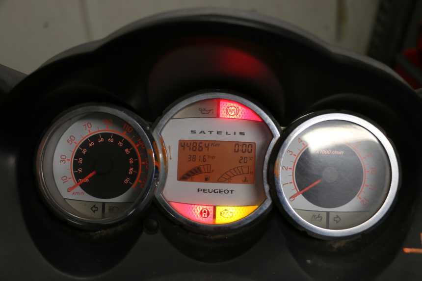 photo de COMPTEUR PEUGEOT SATELIS 125 (2006 - 2009) - Zoom état d’usage