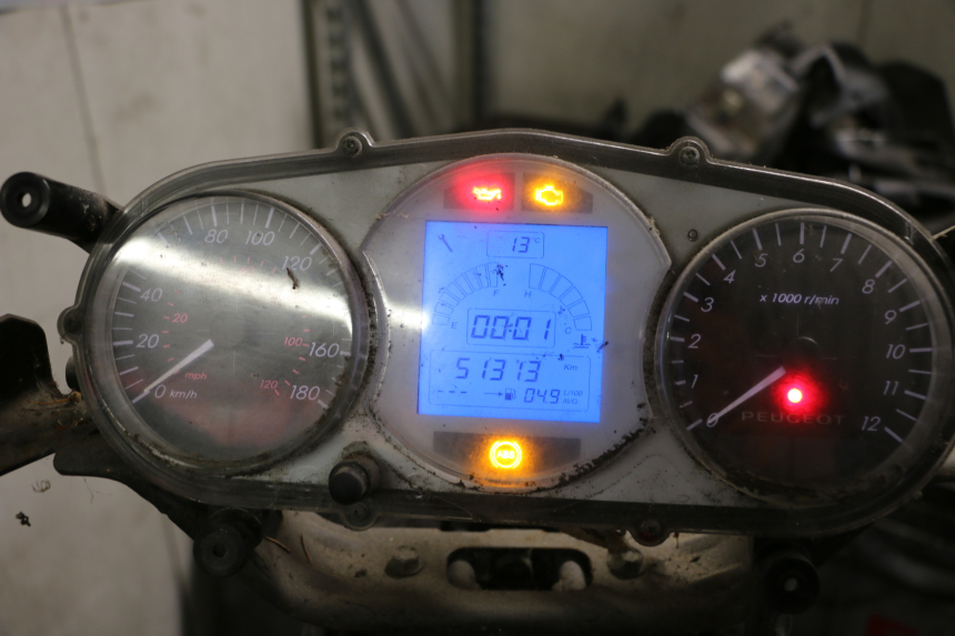 photo de COMPTEUR  PEUGEOT SATELIS 125 (2013 - 2018) - Détail de la pièce