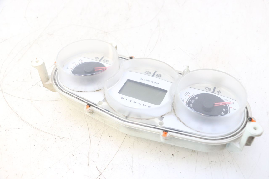 photo de COMPTEUR PEUGEOT SATELIS 125 (2006 - 2009) - Vue rapprochée