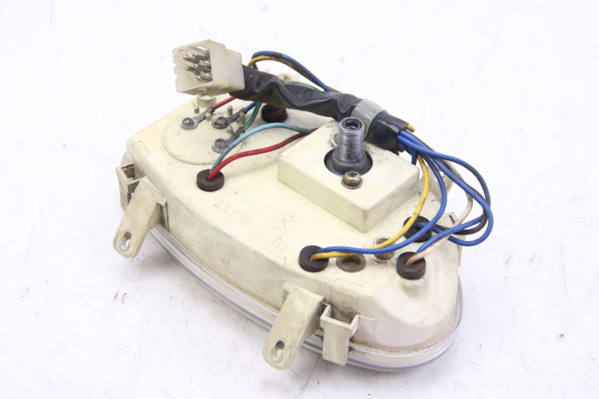 photo de COMPTEUR APRILIA SCARABEO 4T 50 (2009 - 2017) - Gros plan technique