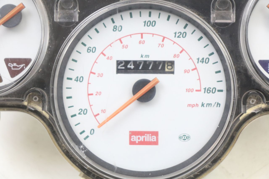 photo de COMPTEUR  APRILIA SCARABEO GT 125 (1999 - 2007) - Zoom état d’usage
