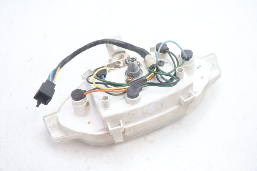 photo de COMPTEUR HONDA SCV LEAD 100 (2003 - 2007) - Points de fixation