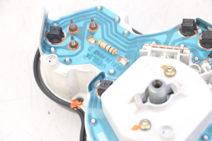 photo de COMPTEUR  PEUGEOT SPEEDFIGHT 2 LC 50 (2000 - 2009) - Zoom état d’usage