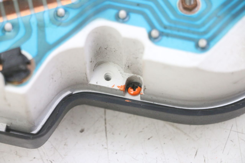 photo de COMPTEUR  PEUGEOT SPEEDFIGHT 2 LC 50 (2000 - 2009) - Points de fixation