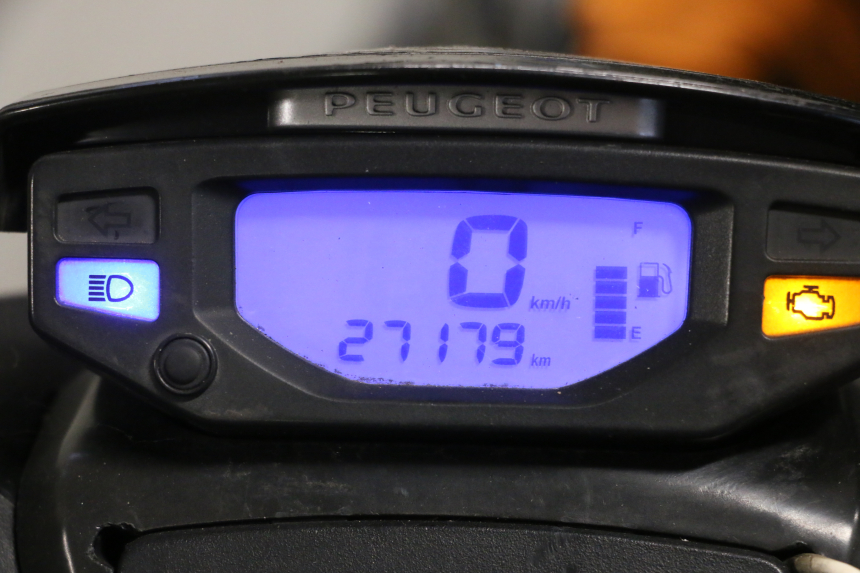 photo de COMPTEUR  PEUGEOT SPEEDFIGHT 4 4T EFI 50 (2021 - 2025) - Zoom état d’usage