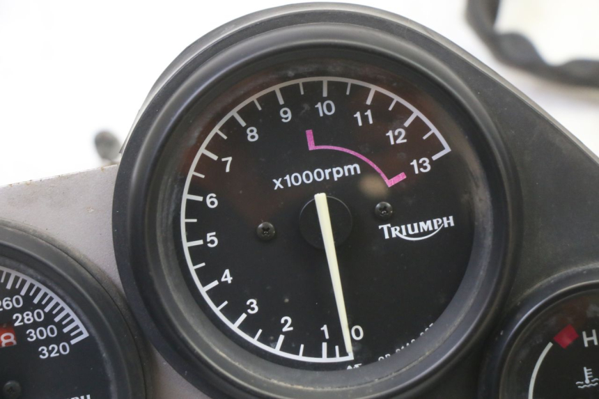 photo de COMPTEUR  TRIUMPH SPRINT 900 (1995 - 1998) - Zoom état d’usage