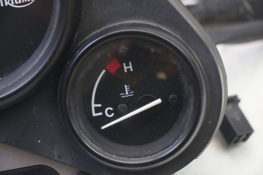 photo de COMPTEUR  TRIUMPH SPRINT 900 (1995 - 1998) - Autre angle de vue