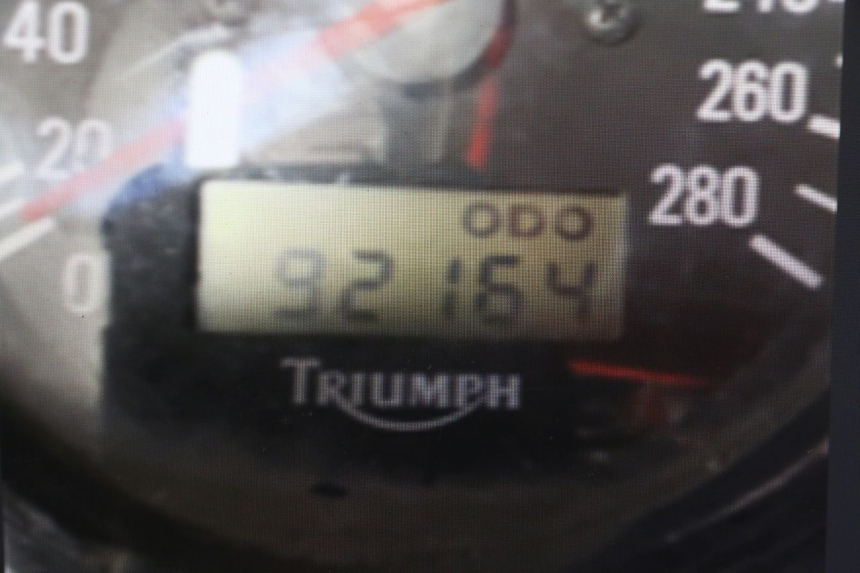 photo de COMPTEUR TRIUMPH SPRINT ST 955 (1999 - 2001) - Détail de la pièce