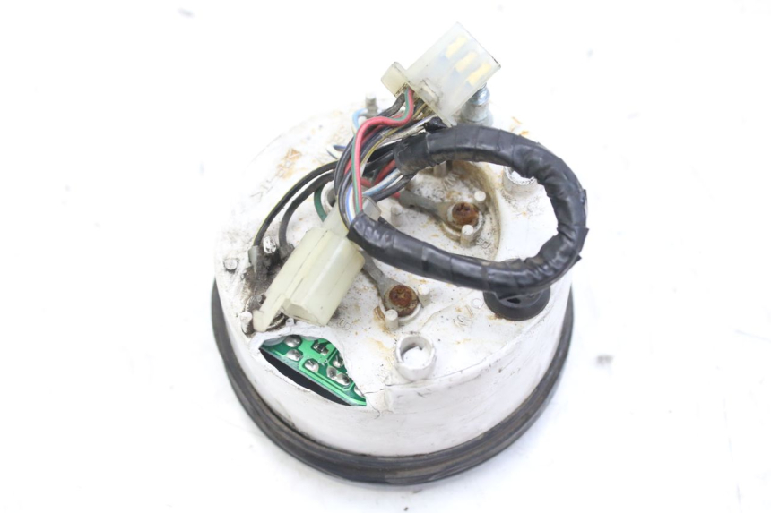 photo de COMPTEUR TRIUMPH SPRINT ST 955 (1999 - 2001) - Gros plan technique