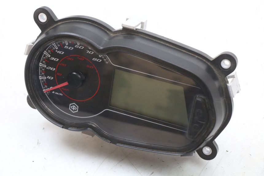 photo de COMPTEUR  APRILIA SR 2T 50 (2018 - 2022) - Gros plan technique
