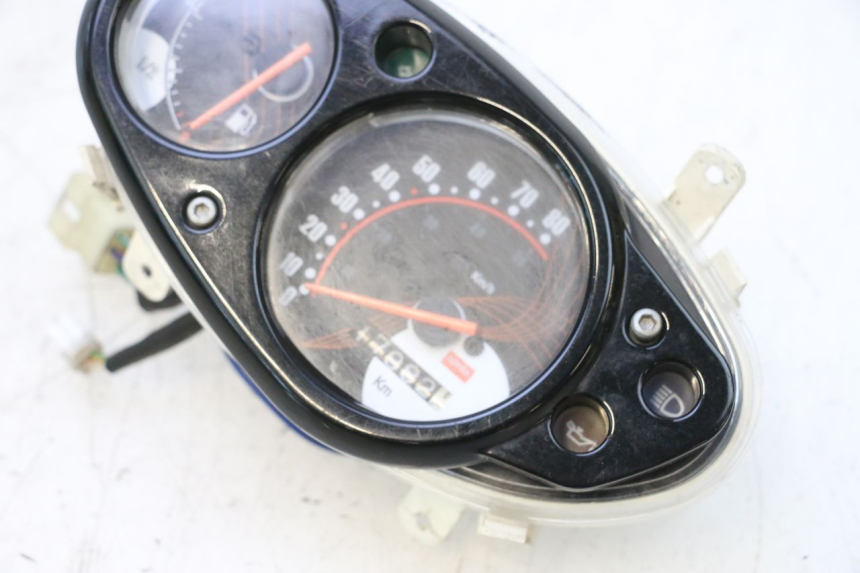 photo de COMPTEUR  APRILIA SR MOTARD 50 (2012 - 2018) - Zoom état d’usage