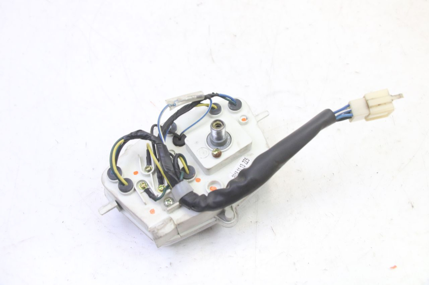 photo de COMPTEUR  PEUGEOT STREETZONE I 2T 50 (2018 - 2020) - Points de fixation