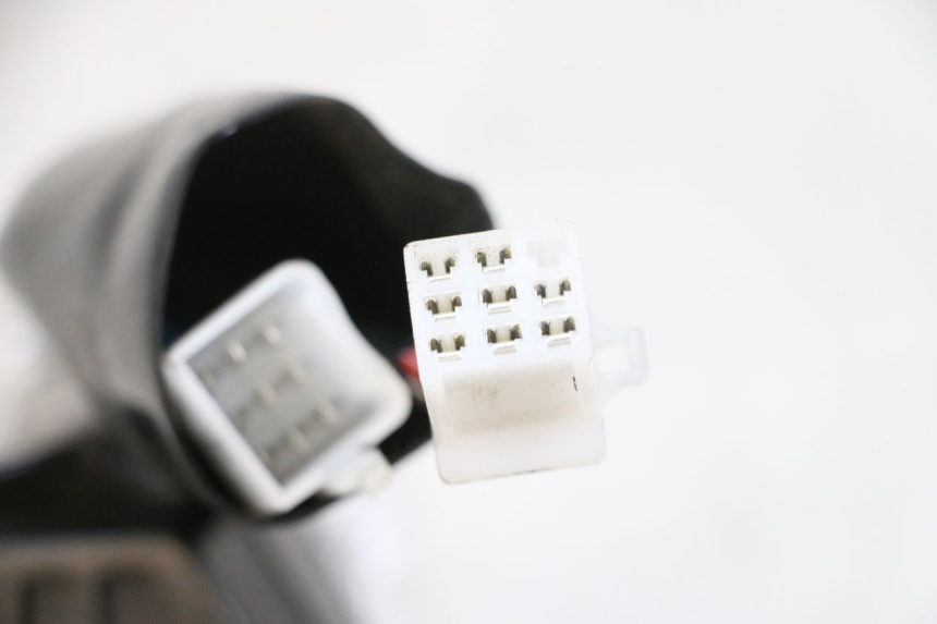 photo de COMPTEUR  PEUGEOT STREETZONE I NAKED 2T 50 (2018 - 2020) - Détail de la pièce