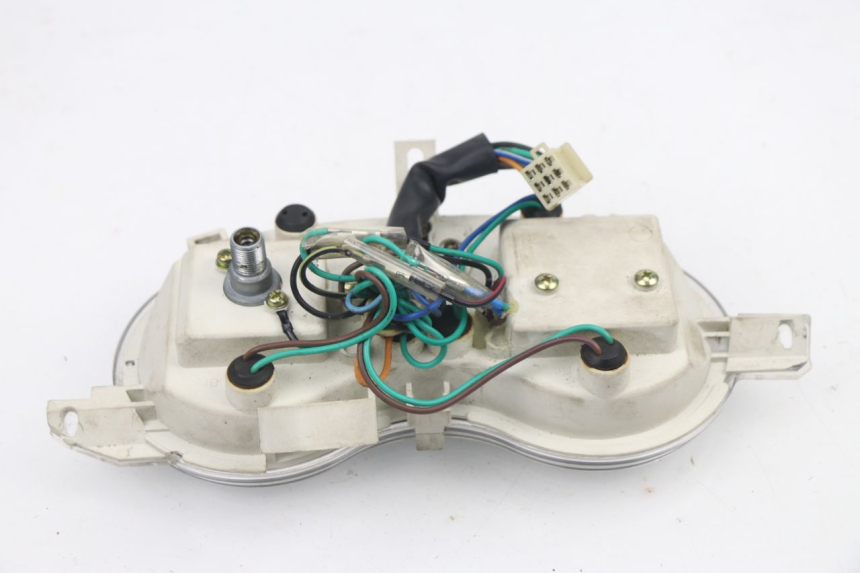 photo de COMPTEUR  PEUGEOT SUM UP 125 (2008 - 2013) - Gros plan technique